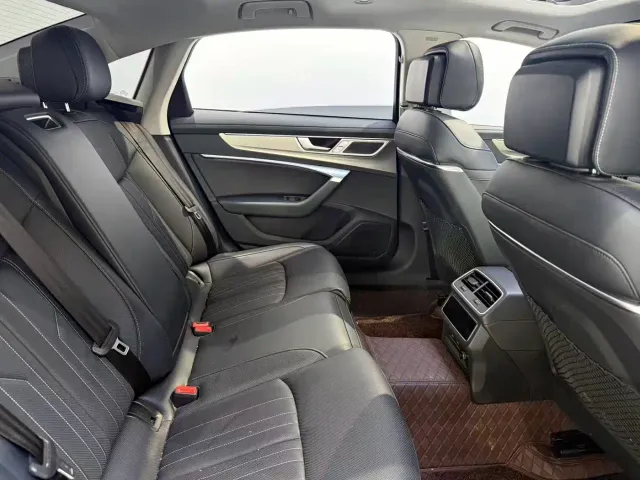 Audi A6L — Фото автомобиля 7