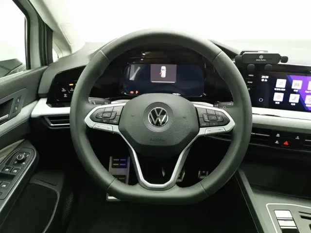 Volkswagen Golf — Фото автомобиля 11