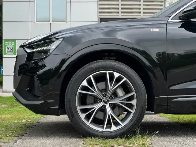 Audi Audi Q8 2023 55 TFSI Luxury Sport — Фото автомобиля 8