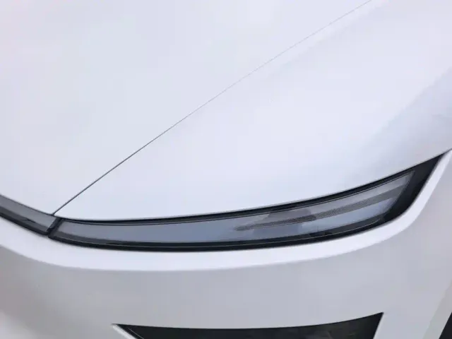 Tesla Model Y — Фото автомобиля 5