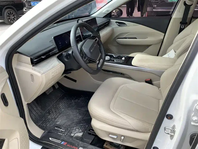 Wuling Starlight — Фото автомобиля 4