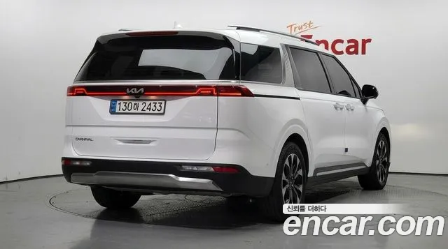 Kia Canival Carnival 4 поколение Бензин 9 мест Signature — Фото автомобиля 2