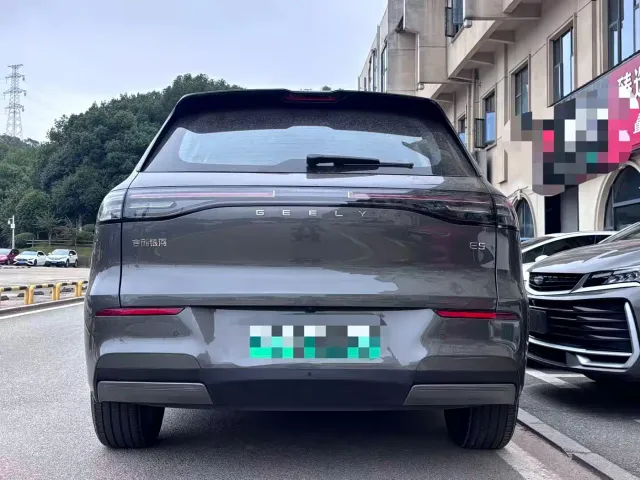Geely Galaxy E5 — Фото автомобиля 8