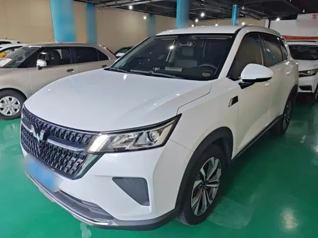 Фотография автомобиля — Wuling Asta