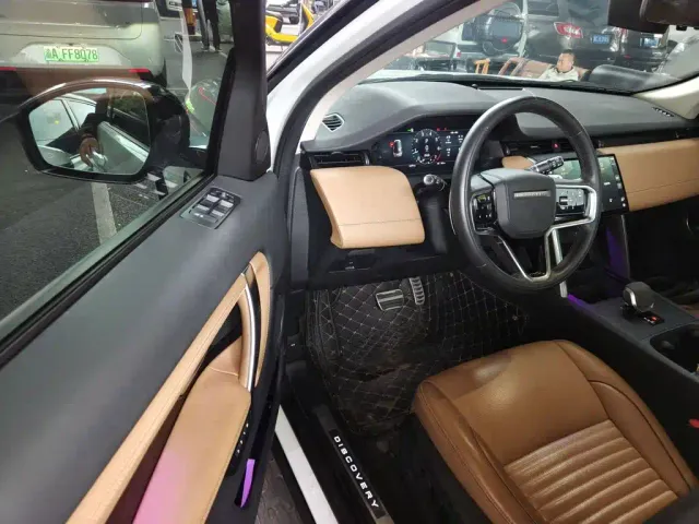 Land Rover Discovery Sport — Фото автомобиля 15