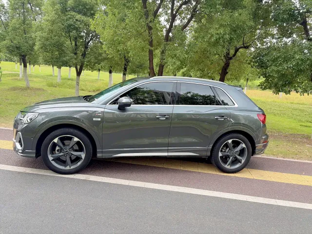 Audi Q3 — Фото автомобиля 4