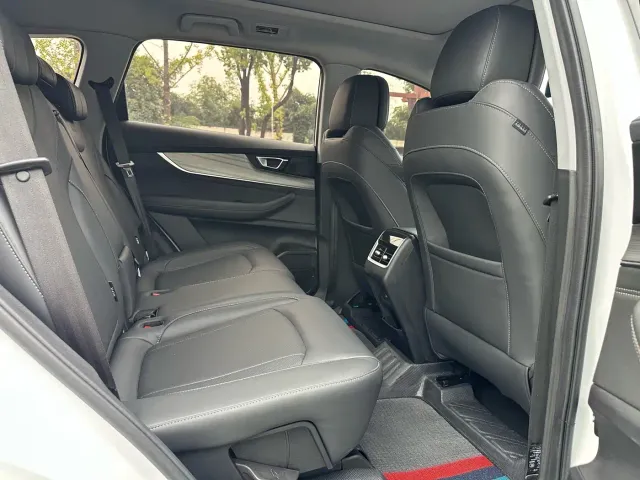 Chery Tiggo 8 — Фото автомобиля 9