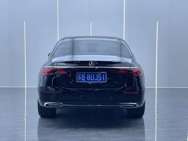 Mercedes-Benz E-Class — Фото автомобиля 14