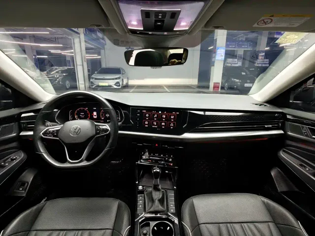 Volkswagen Passat — Фото автомобиля 4