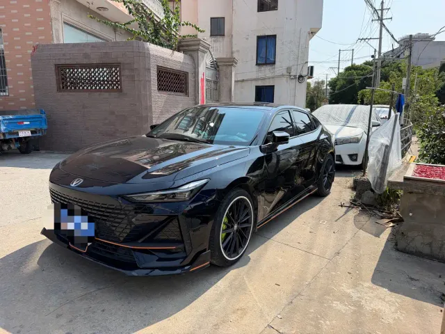 Фотография автомобиля — Changan UNI-V