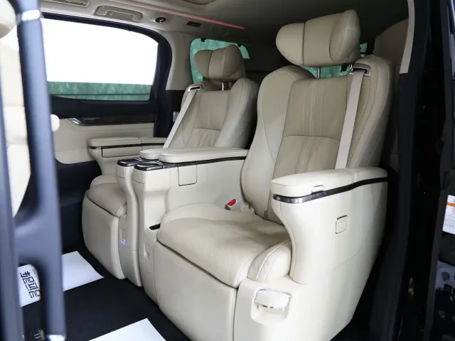 Toyota Vellfire — Фото автомобиля 19