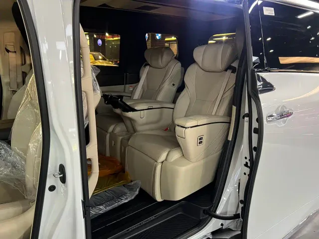 Toyota Vellfire — Фото автомобиля 3