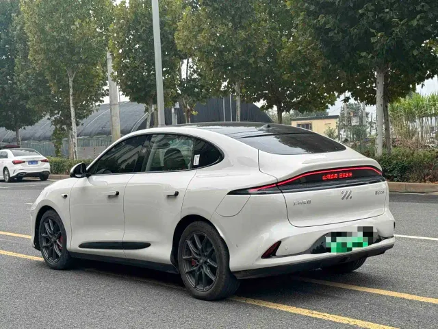 IM Motors LS6 — Фото автомобиля 9
