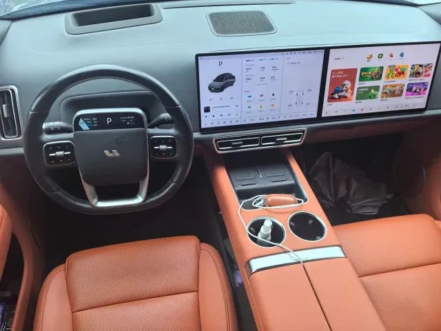 Li Auto L8 — Фото автомобиля 9