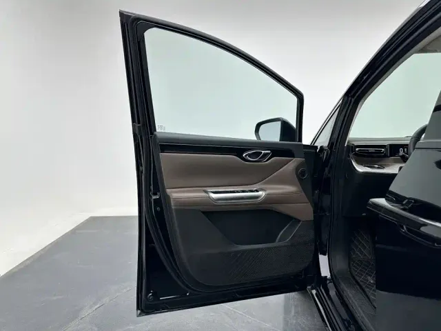 GAC Trumpchi E8 — Фото автомобиля 11