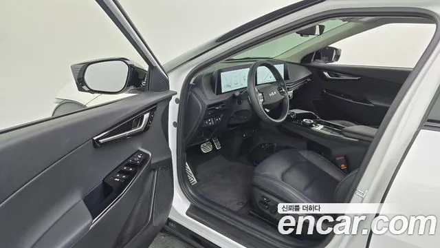 Kia EV6 — Фото автомобиля 8