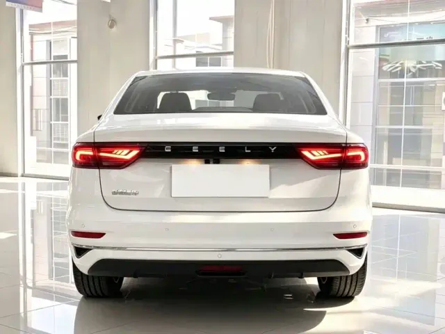 Geely Emgrand — Фото автомобиля 8