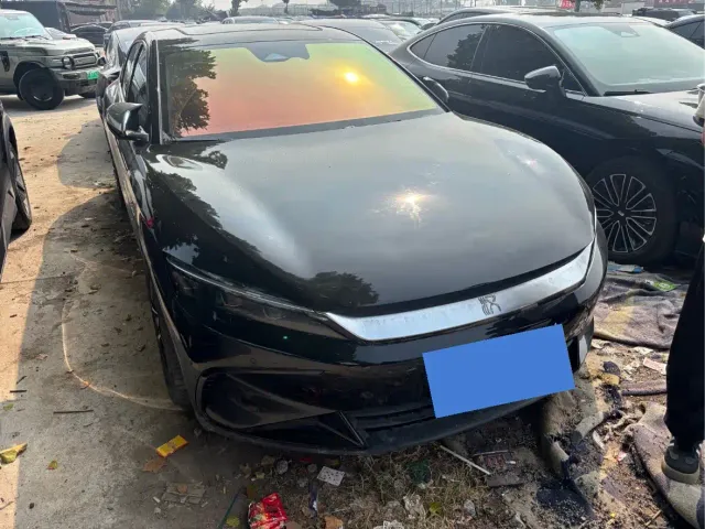 BYD Han 2025 DM-i 125KM Premium — Фото автомобиля 3