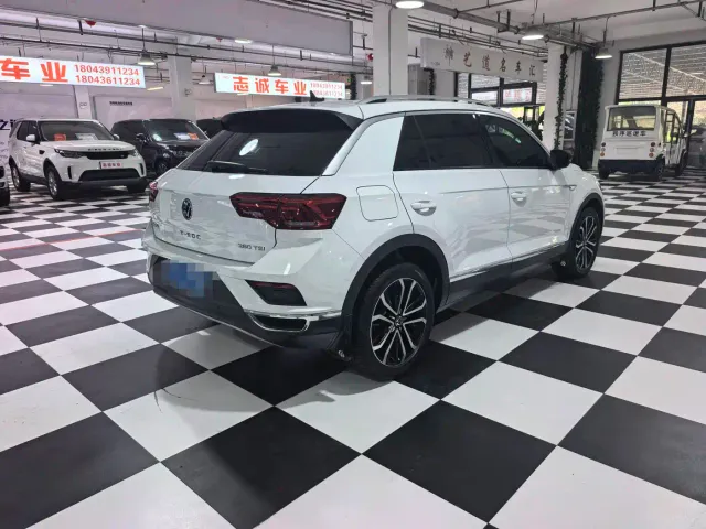 Volkswagen T-Roc — Фото автомобиля 18