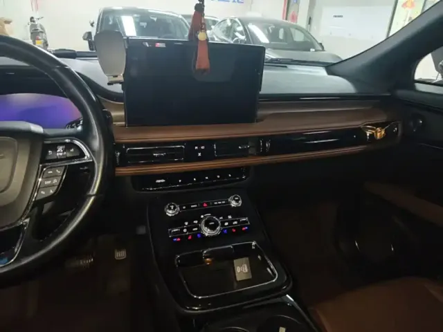 Lincoln Nautilus 2021 2.0T AWD Elegance Edition — Фото автомобиля 12