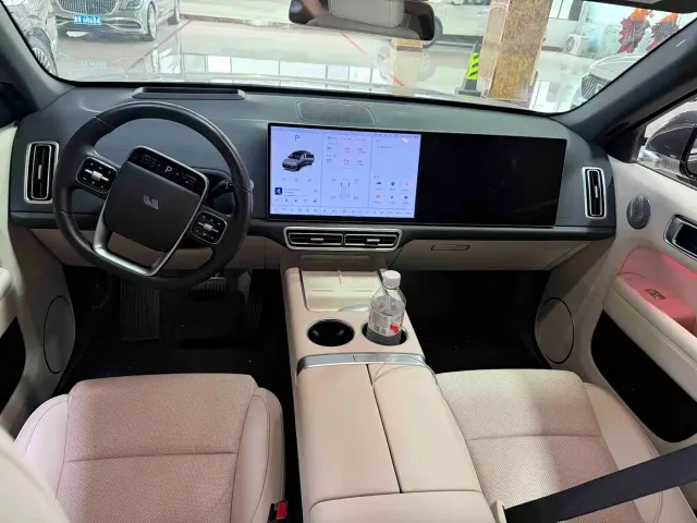 Li Auto L6 — Фото автомобиля 6