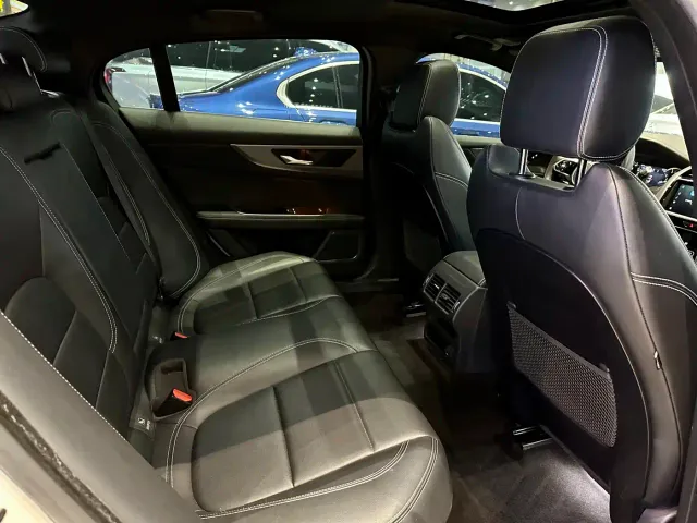 Jaguar XEL — Фото автомобиля 11