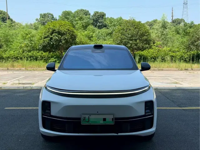 Li Auto L7 — Фото автомобиля 2