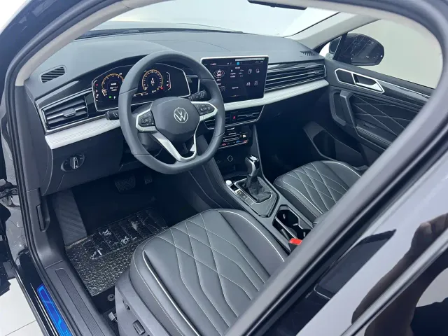 Volkswagen Tiguan L — Фото автомобиля 6