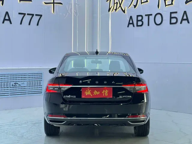 Skoda Superb — Фото автомобиля 5