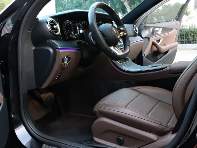 Mercedes-Benz E-Class — Фото автомобиля 6
