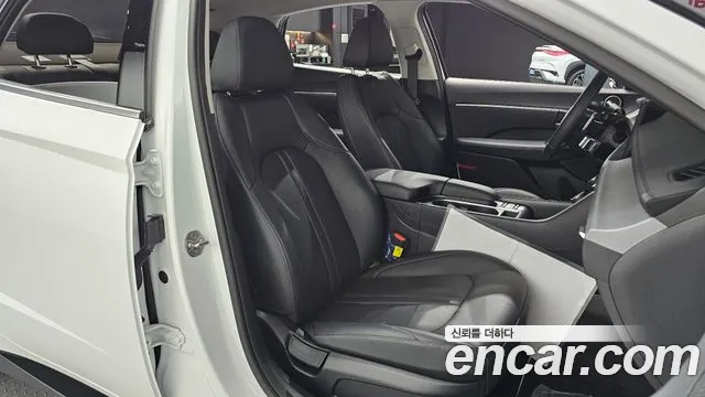 Hyundai Sonata — Фото автомобиля 16