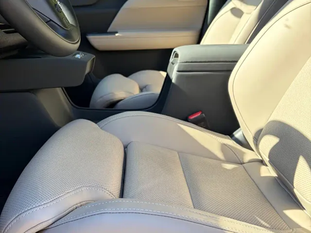 Volvo XC70 Plug-in Hybrid — Фото автомобиля 19