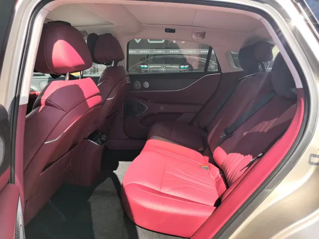 Voyah Zhuiguang L — Фото автомобиля 17