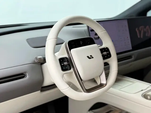 Li Auto i6 — Фото автомобиля 16
