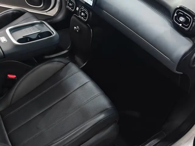 GAC Aion UT — Фото автомобиля 11