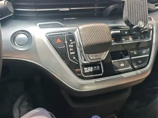 Roewe iMAX8 — Фото автомобиля 13