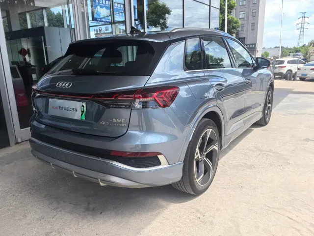 Audi Q4 e-tron — Фото автомобиля 6