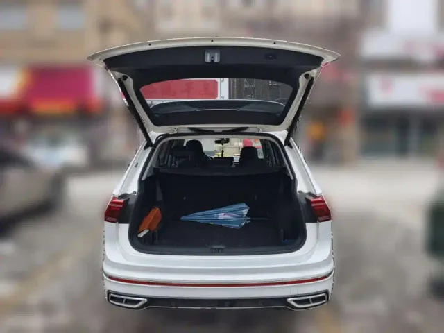 Volkswagen Tiguan L — Фото автомобиля 9