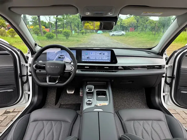 Chery Arrizo 8 — Фото автомобиля 6
