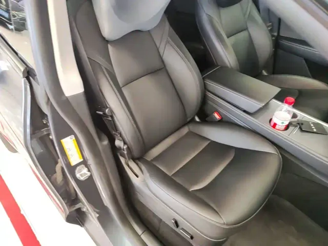 Tesla Model Y — Фото автомобиля 24
