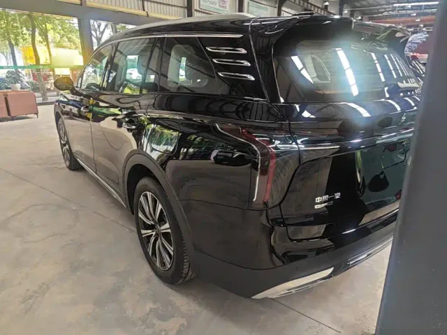 Hongqi HS7 PHEV — Фото автомобиля 4