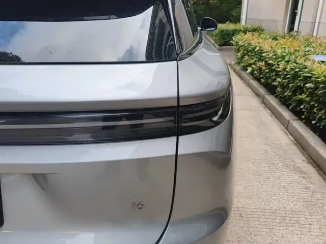 Li Auto i6 — Фото автомобиля 7