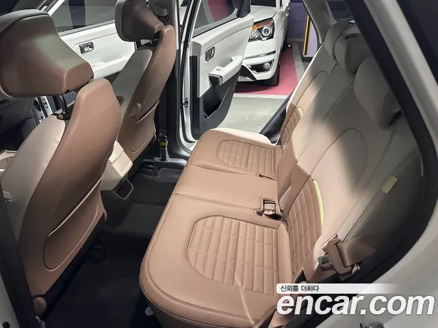 Kia Seltos Seltos 2 поколение Бензин 1.6T 2WD — Фото автомобиля 12