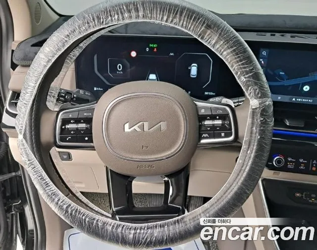 Kia Carnival Generation 4 — Фото автомобиля 10