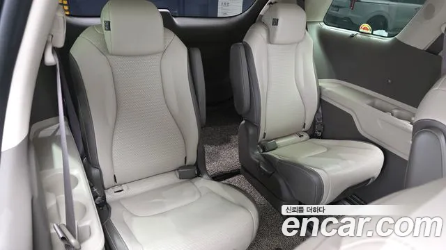 Kia Carnival Generation 4 — Фото автомобиля 18