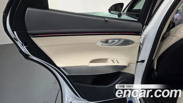 Genesis GV70 2.5T Бензин AWD — Фото автомобиля 21