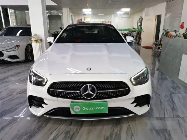 Mercedes-Benz E-Class — Фото автомобиля 2