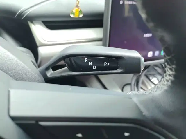Xiaomi SU7 — Фото автомобиля 15