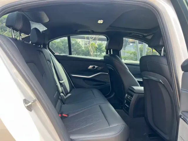 BMW 3 Series — Фото автомобиля 6
