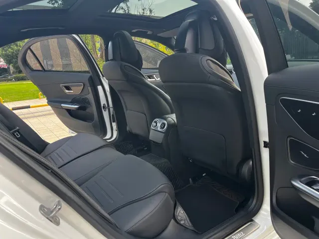 Mercedes-Benz C-Class — Фото автомобиля 14